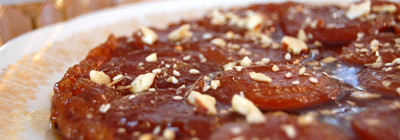 Tarte tatin van abrikoos met dukkah