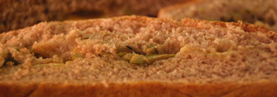 Volkorenbrood met groene olijven