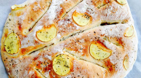 Aardappel-spekbrood