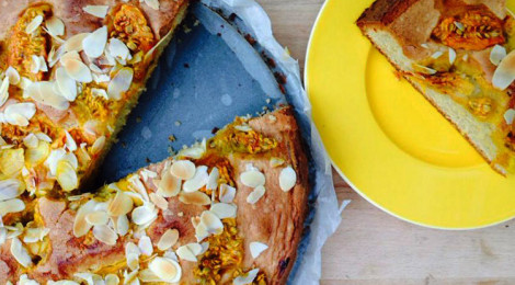 Kardamomcake met cactusvijgen en amandel
