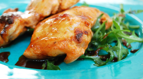 Harissa kip met dadelsiroop